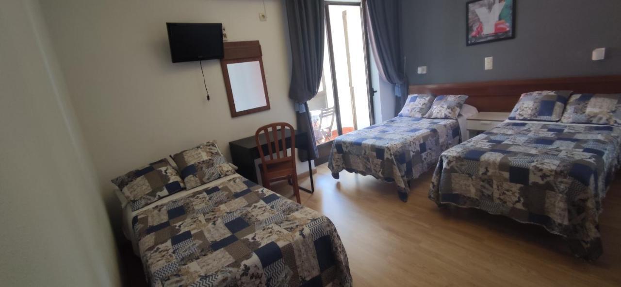 Hostal Felipe V Madrid Esterno foto
