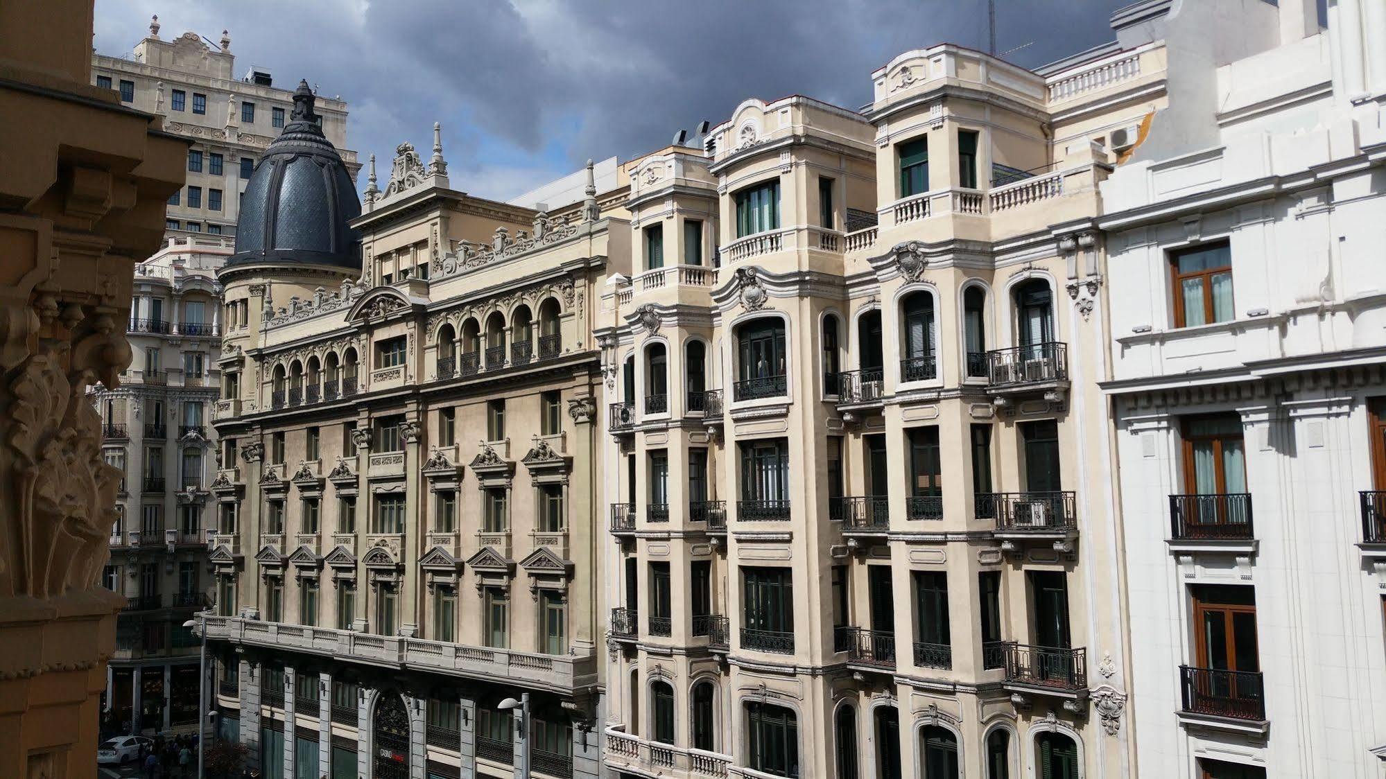 Hostal Felipe V Madrid Esterno foto