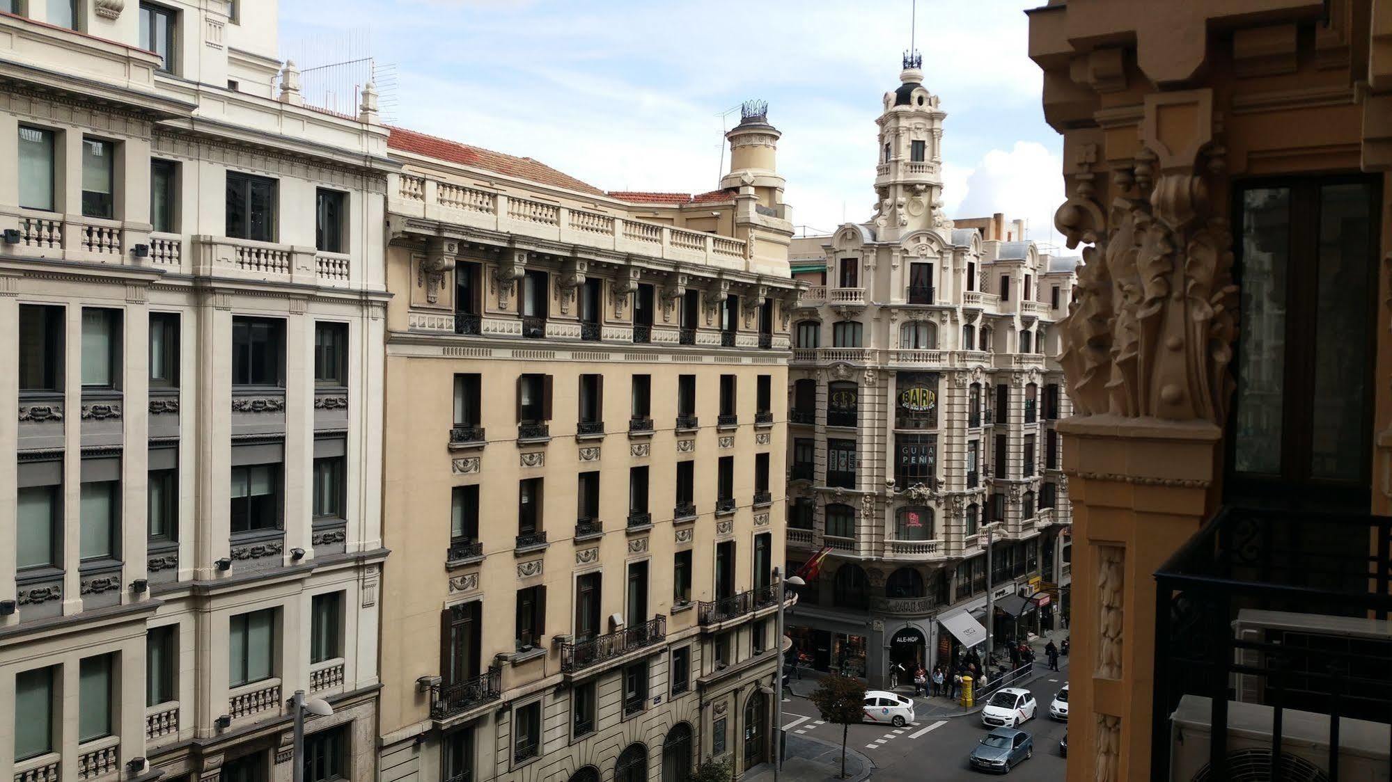 Hostal Felipe V Madrid Esterno foto