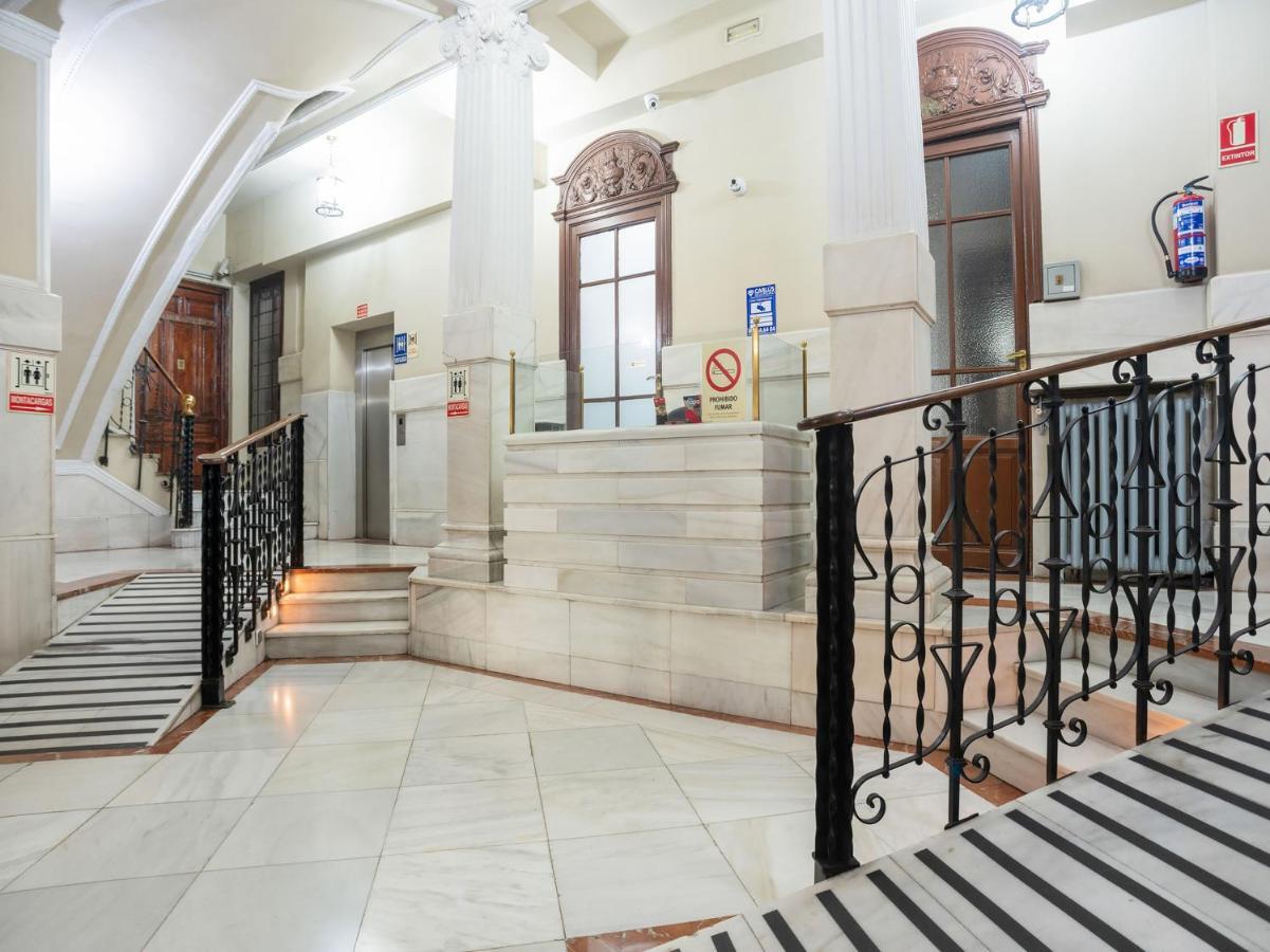 Hostal Felipe V Madrid Esterno foto